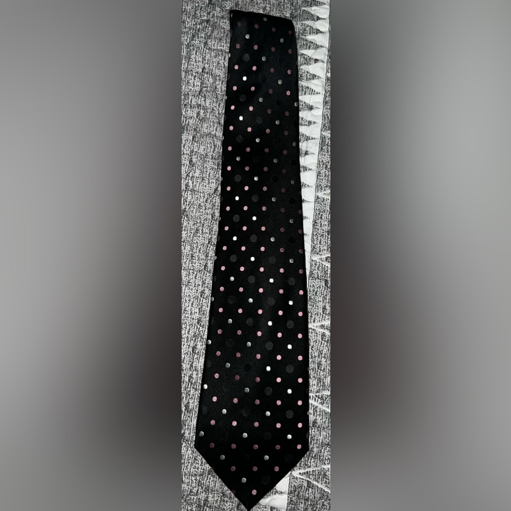 Vintage Van Heusen Silk Black Tie